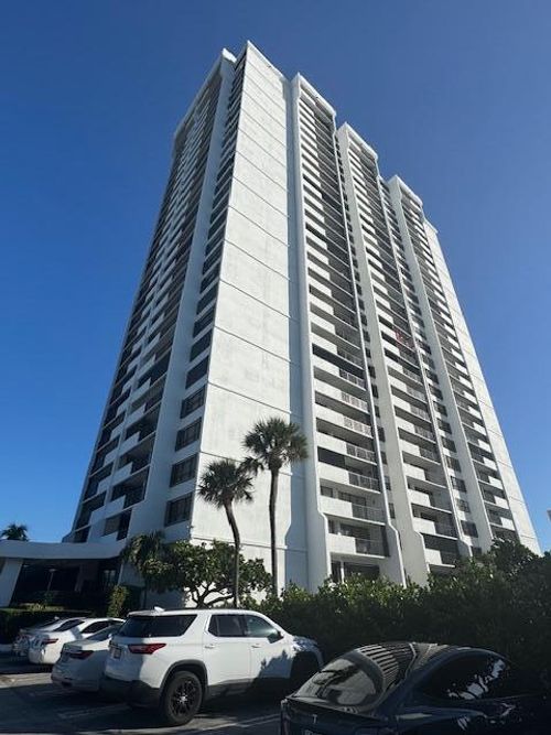 401-5600 N Flagler Dr, West Palm Beach, FL, 33407-2648 | Card Image