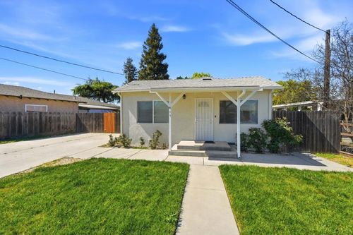 411 Bothun Rd, Turlock, CA, 95380-5013 | Card Image