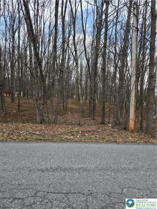 75 Cascade Rd, Effort, PA, 18330 | Card Image