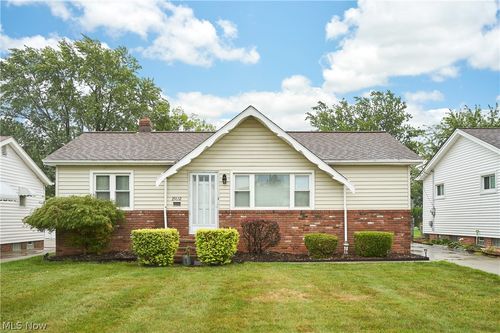 29632 Fairway Blvd, Willowick, OH, 44095-4632 | Card Image