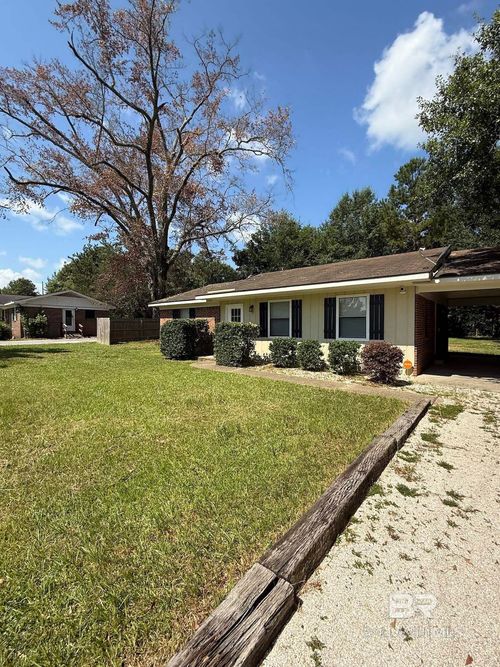 1110 1st Ave, Atmore, AL, 36502-3202 | Card Image