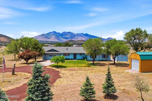 8415 Yakima Road, Flagstaff, AZ, 86004 | Card Image