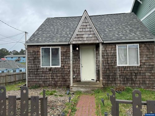 714 Nw Coast St, Newport, OR, 97365-3408 | Card Image