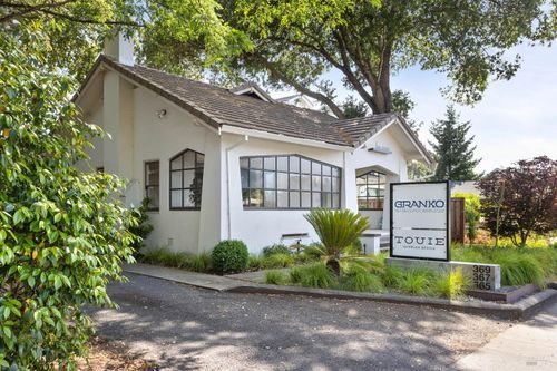 369 W. Napa Street, Sonoma, CA, 95476 | Card Image