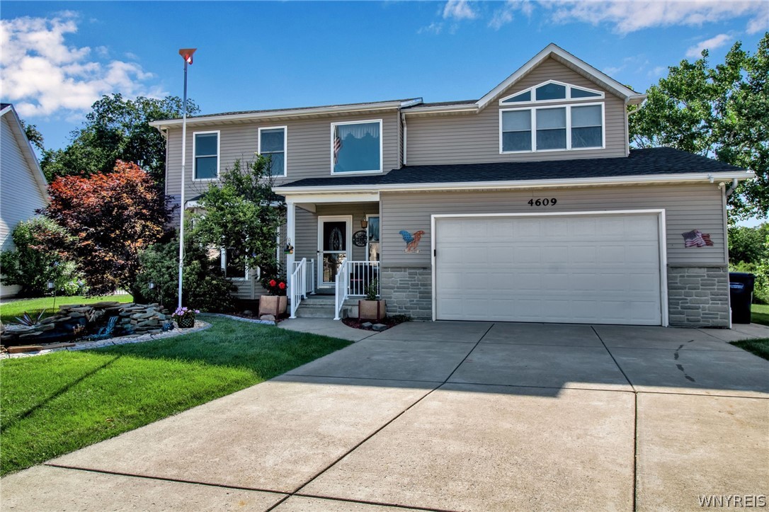 Thornwood Ct, Hamburg, NY 14075