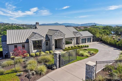 3758 Skyfarm Drive, Santa Rosa, CA, 95403 | Card Image