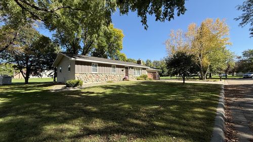 112 Orchard Cir, Montevideo, MN, 56265-2010 | Card Image