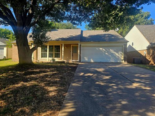 2626 Bennington Ct, Grand Prairie, TX, 75052-3813 | Card Image