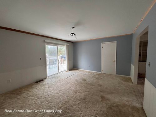 2750 E Deckerville Rd, Caro, MI, 48723-9362 | Card Image