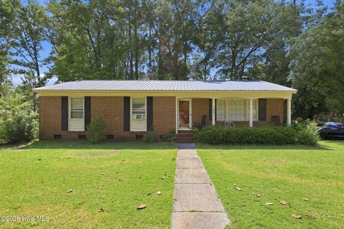 1001 E Scotsdale Rd, Laurinburg, NC, 28352-4248 | Card Image