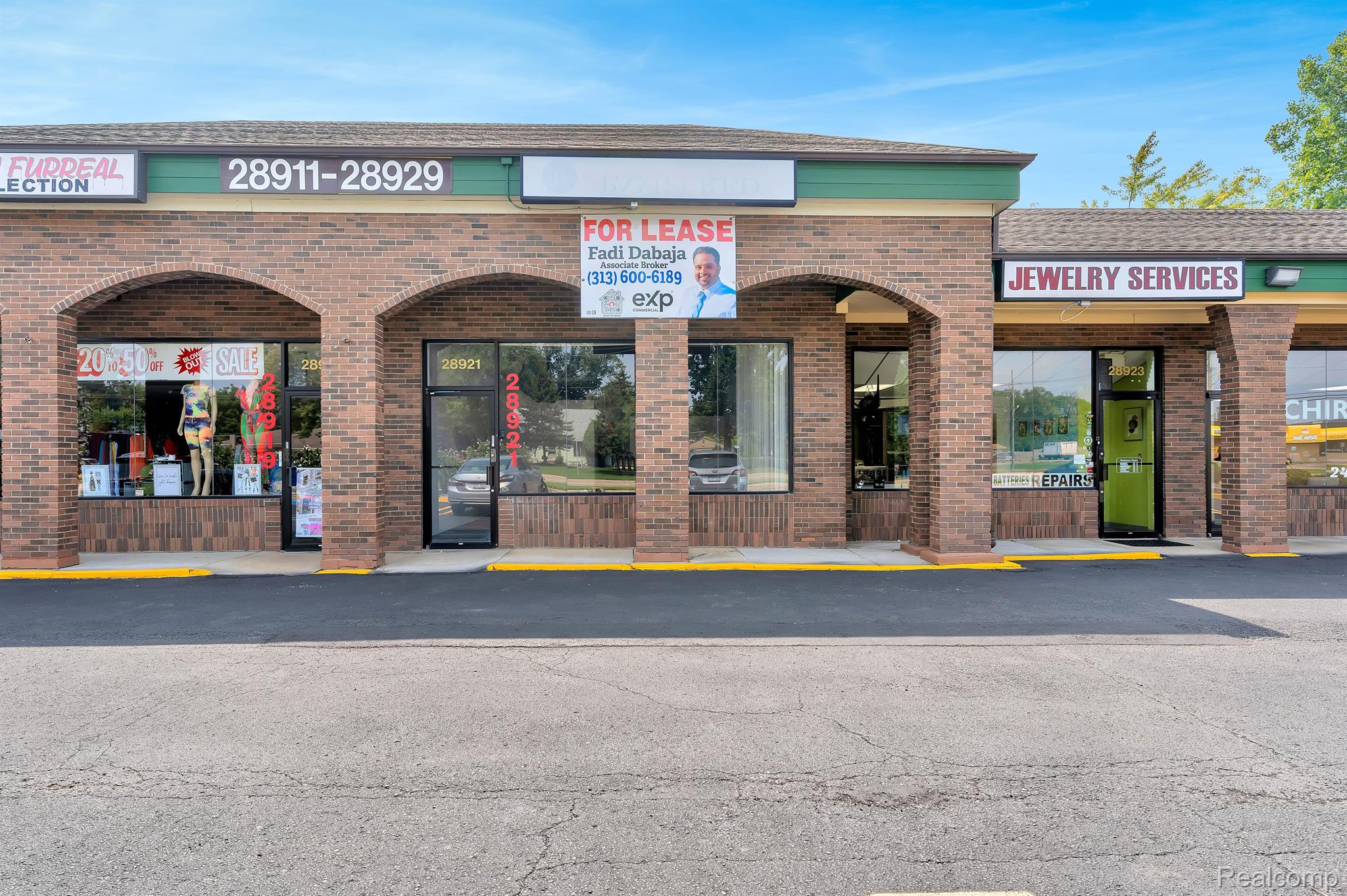 Commercial Lease in Livonia 2