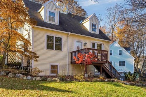 309 Chester Knoll Dr, Bennington, VT, 05201-2267 | Card Image