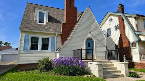 6818 Belmere Dr, Parma, OH, 44129-5119 | Card Image
