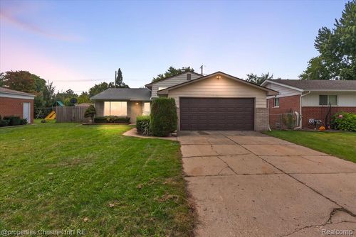 8912 Ardel Dr, Sterling Heights, MI, 48314-2675 | Card Image