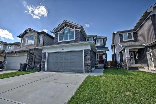 732 Hampton Hills Dr Ne, High River, AB, T1V0E6 | Card Image