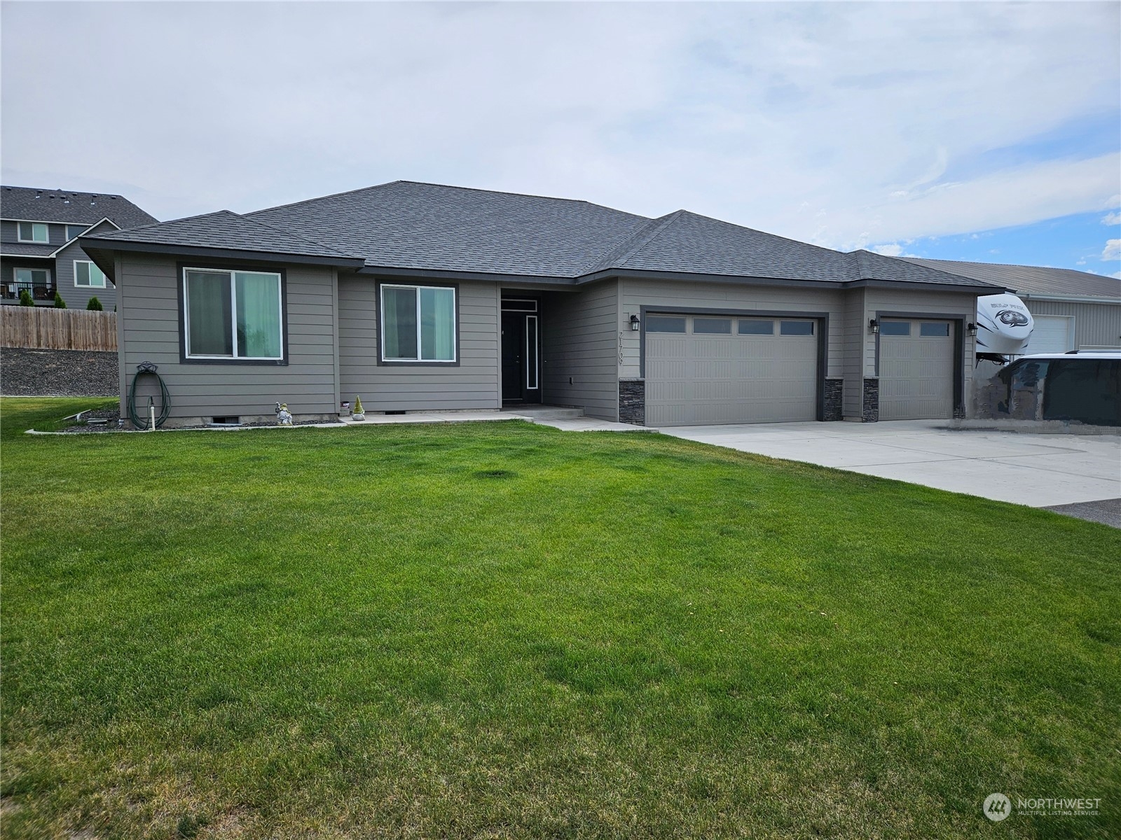 Berry Dr, Benton City, WA 99320