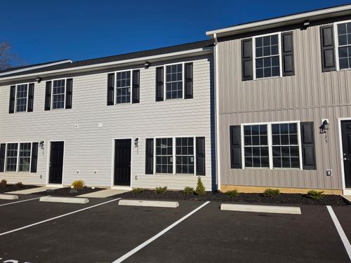 427 N Washington Ave, Pulaski, VA, 24301-4629 | Card Image