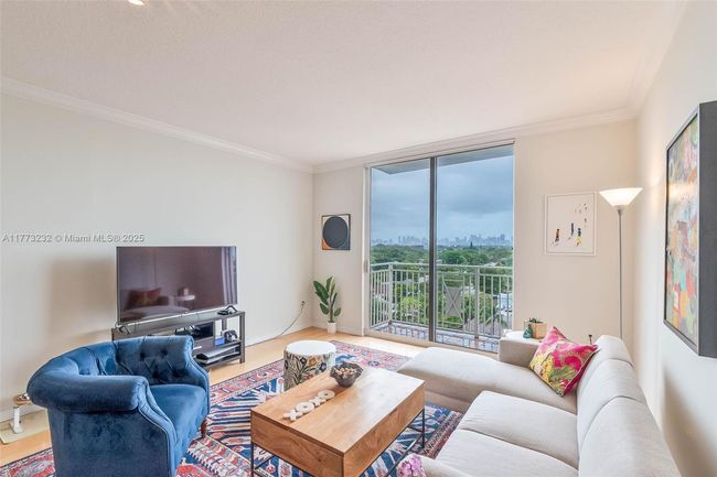 APT-718 - 2030 S Douglas Rd, Condo with 2 bedrooms, 2 bathrooms and null parking in Coral Gables FL | Image 7