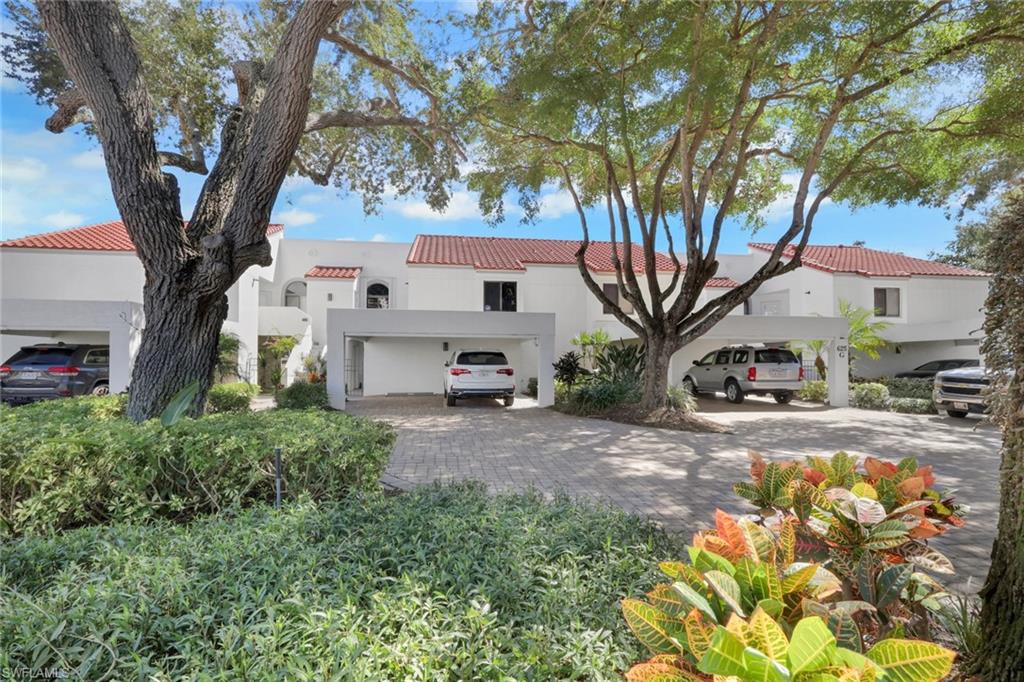 Residential in NAPLES