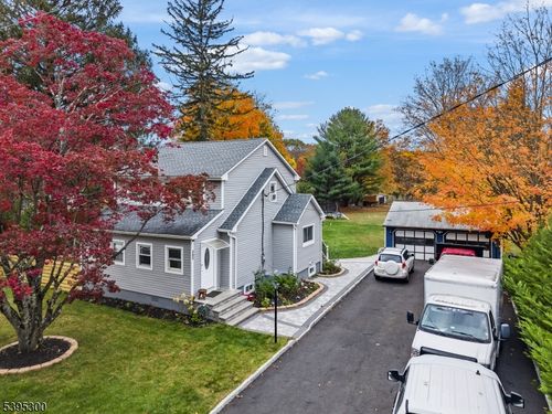 142 S Hillside Ave, Succasunna, NJ, 07876-1127 | Card Image