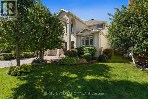 18 Pondhollow Way, Ottawa, ON, K2J4Y5 | Card Image