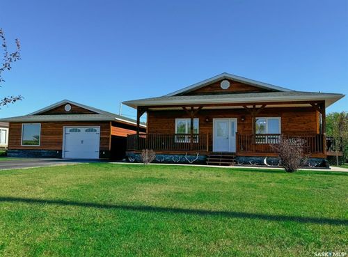 402 Railway Ave, Lampman, SK, S0C1N0 | Card Image