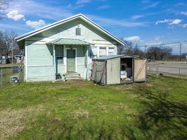 201 E S Main Street, House other with 2 bedrooms, 1 bathrooms and null parking in Blooming Grove TX | Image 8