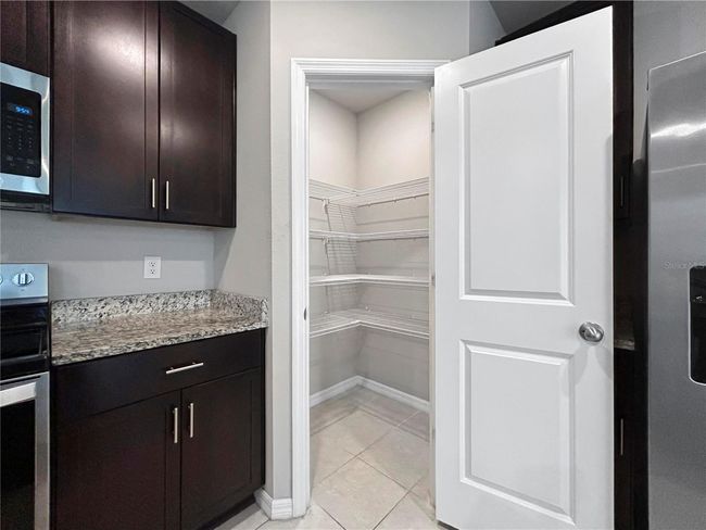 2764 Emory Sound Pl, Townhouse with 3 bedrooms, 3 bathrooms and null parking in BRANDON FL | Image 11