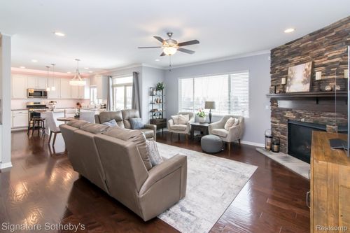 464 Overlook Dr, Oxford, MI, 48371-3559 | Card Image