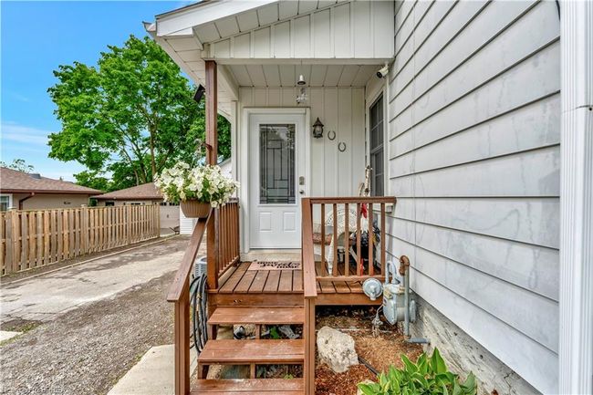 9 Lorimer St, House other with 2 bedrooms, 1 bathrooms and 6 parking in Saint George ON | Image 15