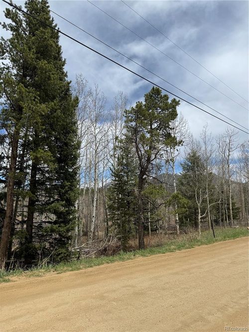 24 Highpoint Cir, Black Hawk, CO, 80422-8958 | Card Image