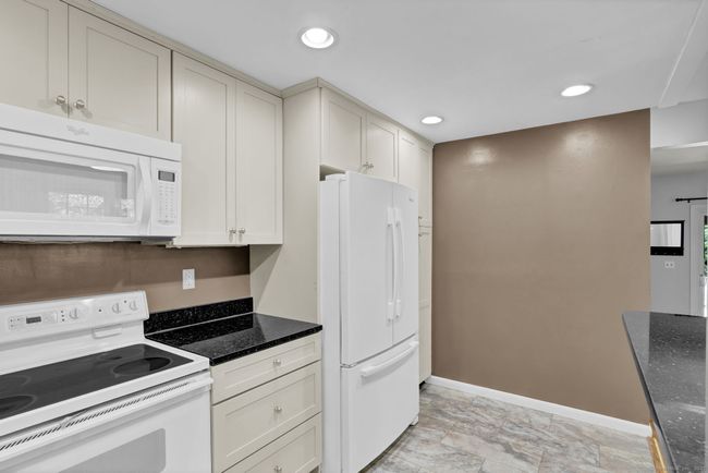 141 - 141 Spring St, Condo with 2 bedrooms, 2 bathrooms and 2 parking in Wethersfield CT | Image 11
