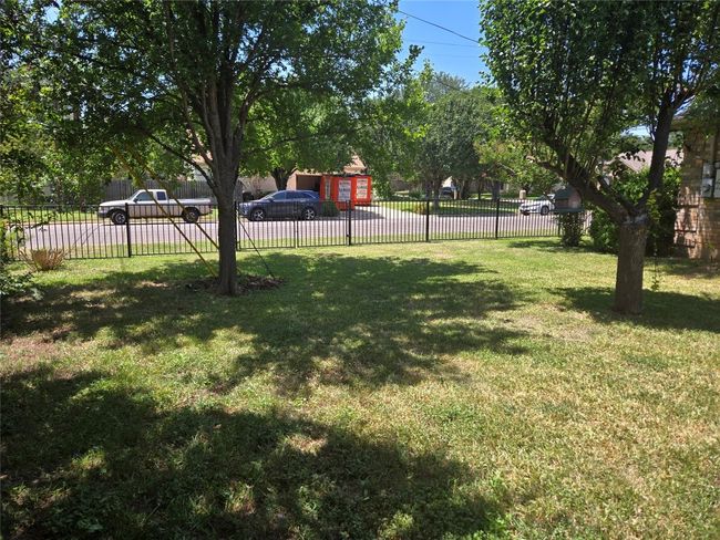 Back yard | Image 33