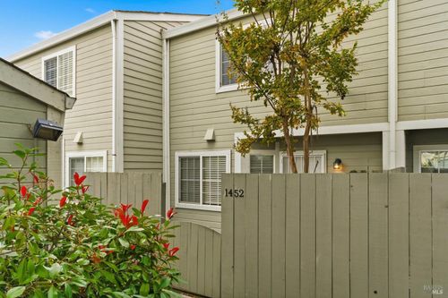1452 Townview Ave, Santa Rosa, CA, 95405-7561 | Card Image