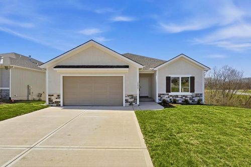 10022 N Oakland Ave, Kansas City, MO, 64157-9505 | Card Image