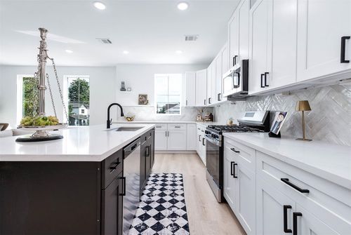 1515 Euel St, Houston, TX, 77009-1605 | Card Image