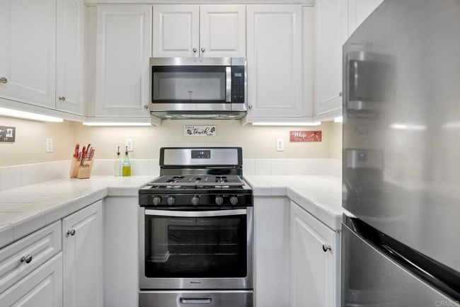 4049 Peninsula Dr, Condo with 3 bedrooms, 3 bathrooms and 2 parking in Carlsbad CA | Image 8