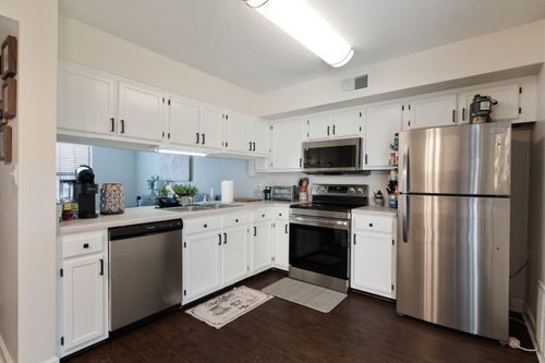412 Odin Ln Nw, Fort Walton Beach, FL, 32548-7668 | Card Image