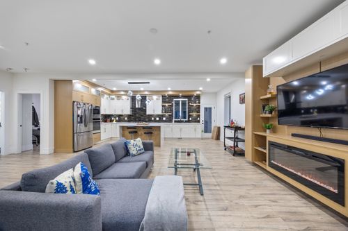 upper-10500 Mcveety St, Maple Ridge, BC, V2W0K3 | Card Image