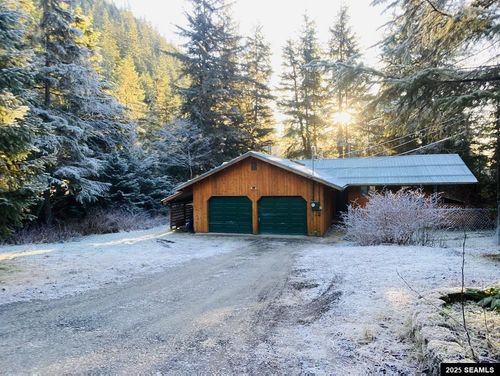 20200 Cohen Dr, Juneau, AK, 99801-8216 | Card Image