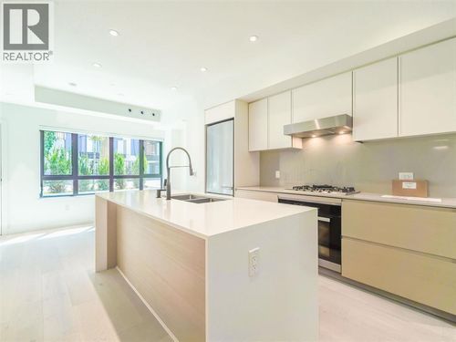 51-550 W 28th Ave, Vancouver, BC, V5Z2H1 | Card Image