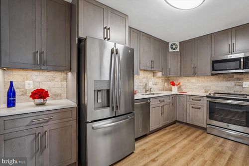 1-15101 Interlachen Dr, SILVER SPRING, MD, 20906-5601 | Card Image
