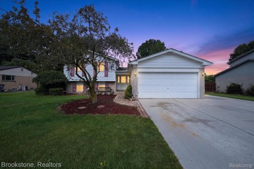 39795 Waldorf Dr, Clinton Township, MI, 48038-2890 | Card Image