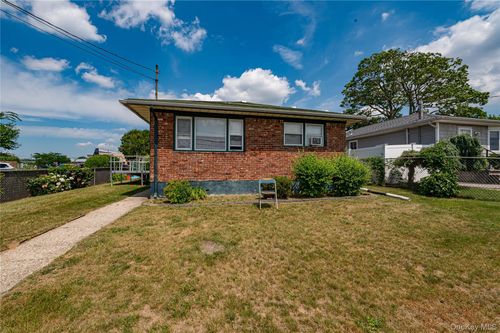 53 N 1st Street, Babylon, NY, 11729 | Card Image