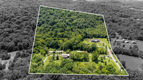 910 Woodmore Hollow Ln, Hartsville, TN, 37074-3016 | Card Image