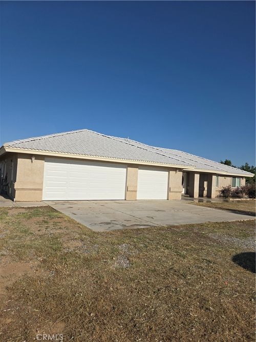 10141 Rochester, Phelan, CA, 92371 | Card Image