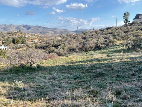 149-18207 S Tawny Ln, Peeples Valley, AZ, 86332-8664 | Card Image