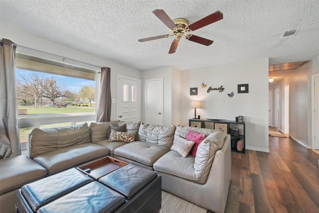 501 Cortes St, House other with 5 bedrooms, 3 bathrooms and null parking in Krugerville TX | Image 4