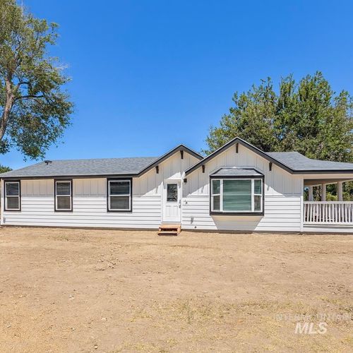 320 E Arthur Ave, Glenns Ferry, ID, 83623-2310 | Card Image