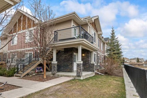 5-35 W Coach Manor Sw, Calgary, AB, T3H1R7 | Card Image